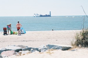 cell-25-26-15apr06-02a Offshore dredge at Edisto Beach in 2006